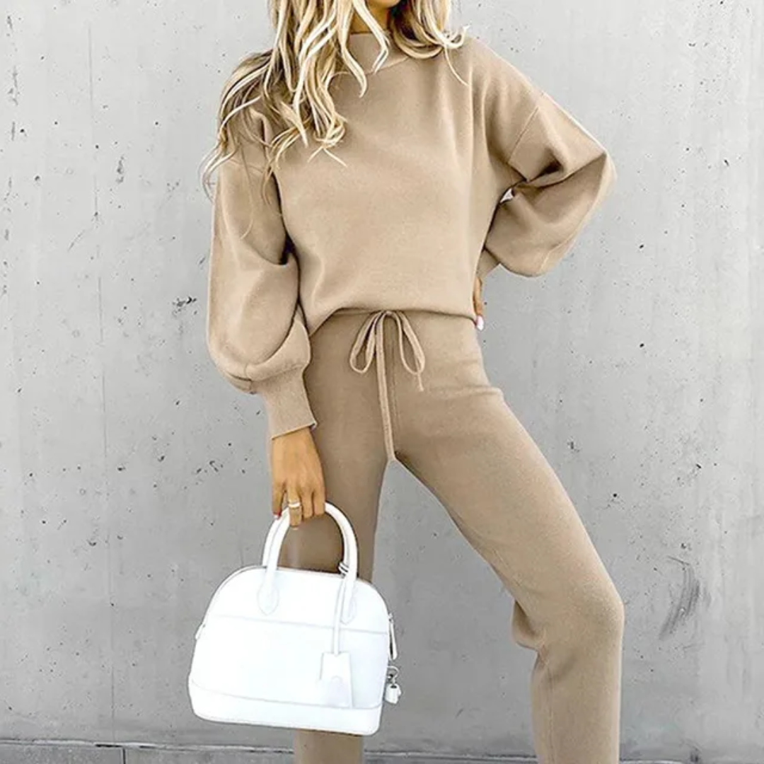 Cozy and Trendy Women's Tracksuit