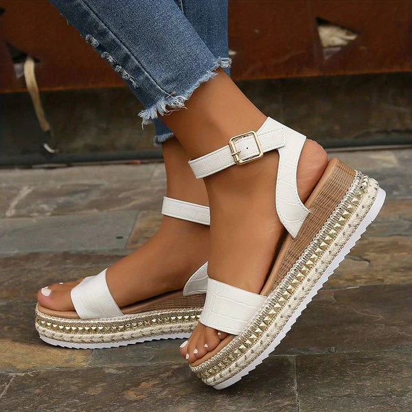 Effortlessly Chic Sandals for Women