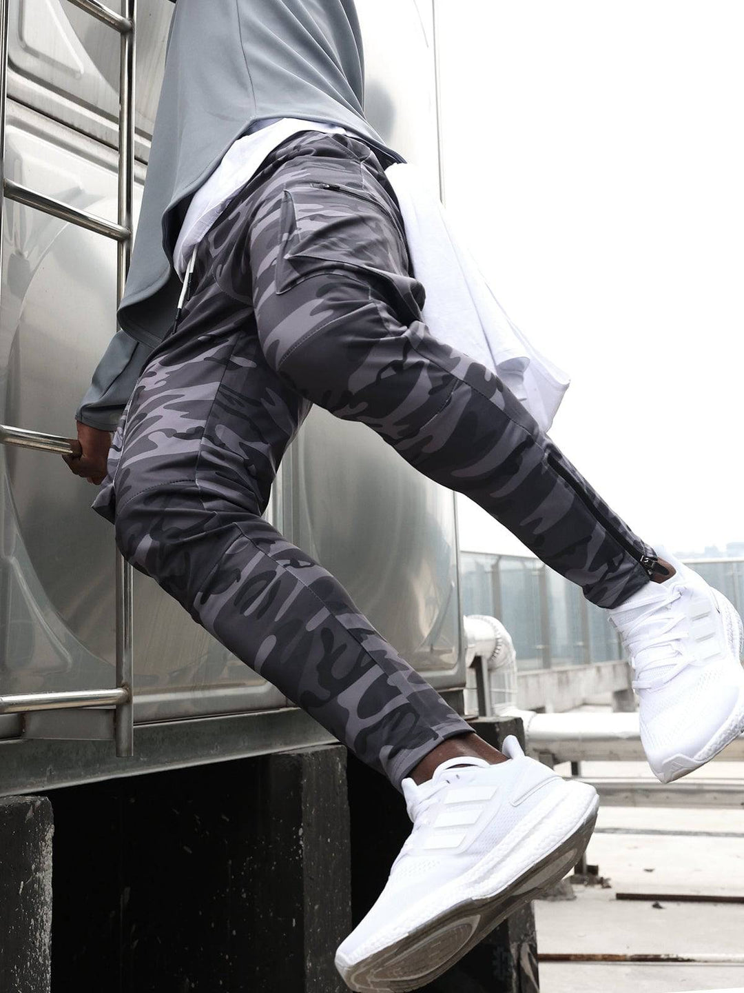 Men's Cargo Fitness Pants - Armoire Melbourne